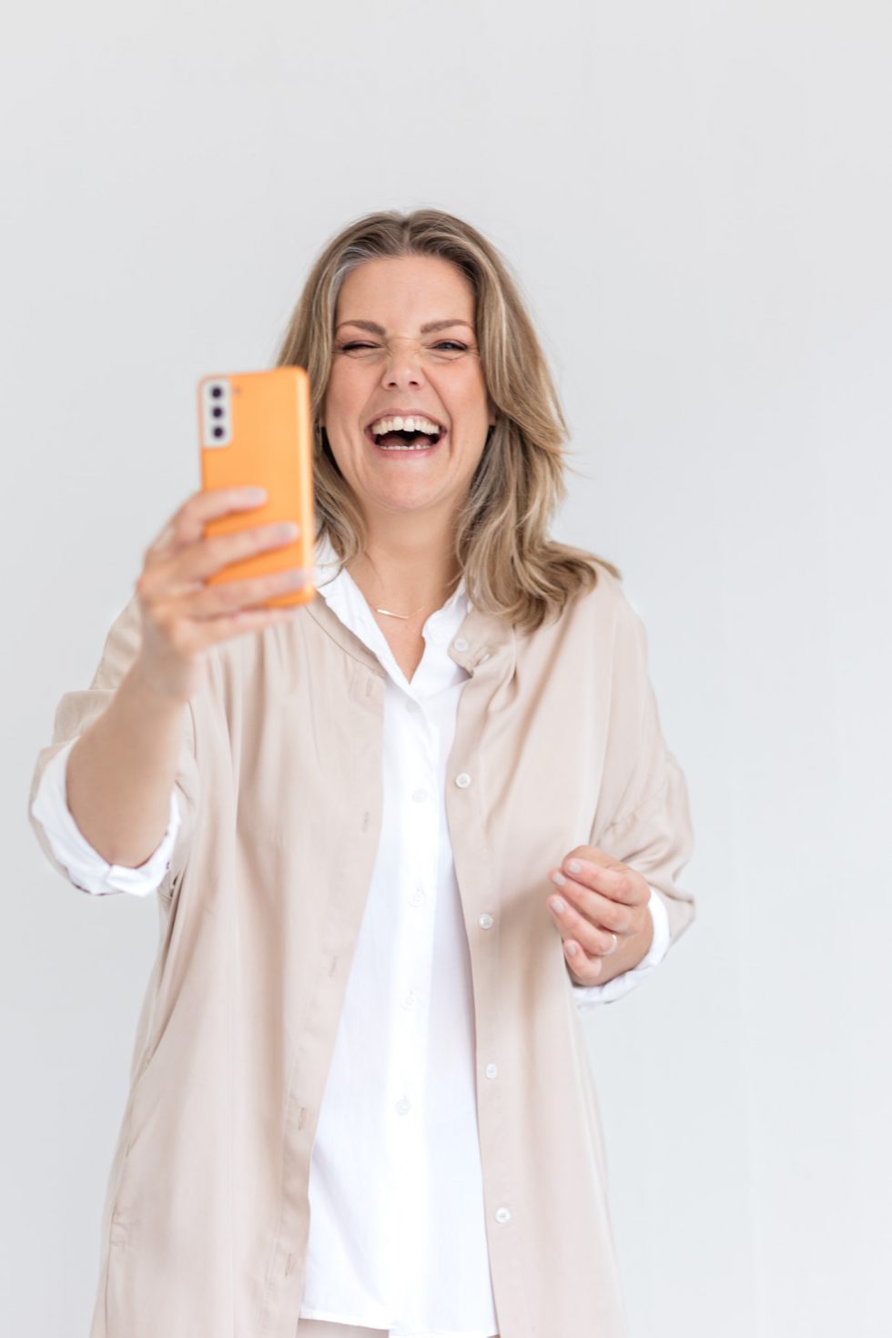 confident business portrait of Moa Diseborn wealth identity coach personal brand photos by Janine Laag Lumeah Photography Stockholm