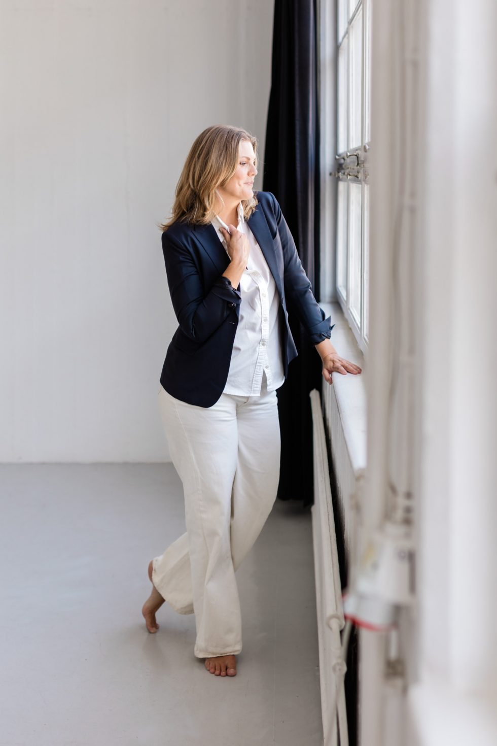 confident business portrait of Moa Diseborn wealth identity coach personal brand photos by Janine Laag Lumeah Photography Stockholm