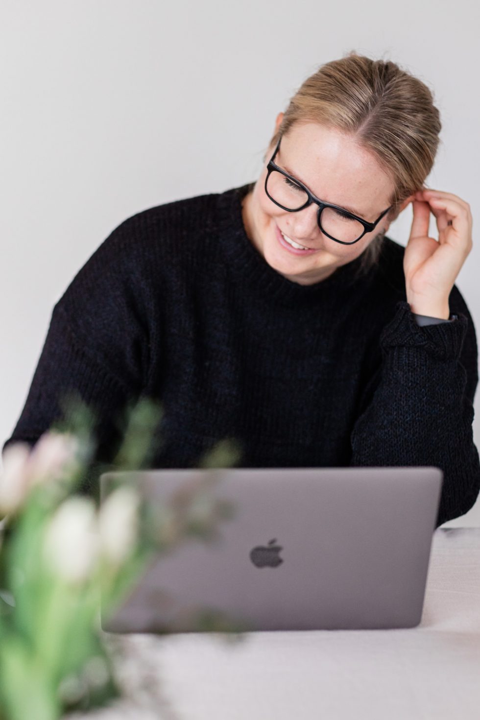 Personal brand photo of VA & Brand Designer Elin Bäck by Janine Laag at Lumeah Photography