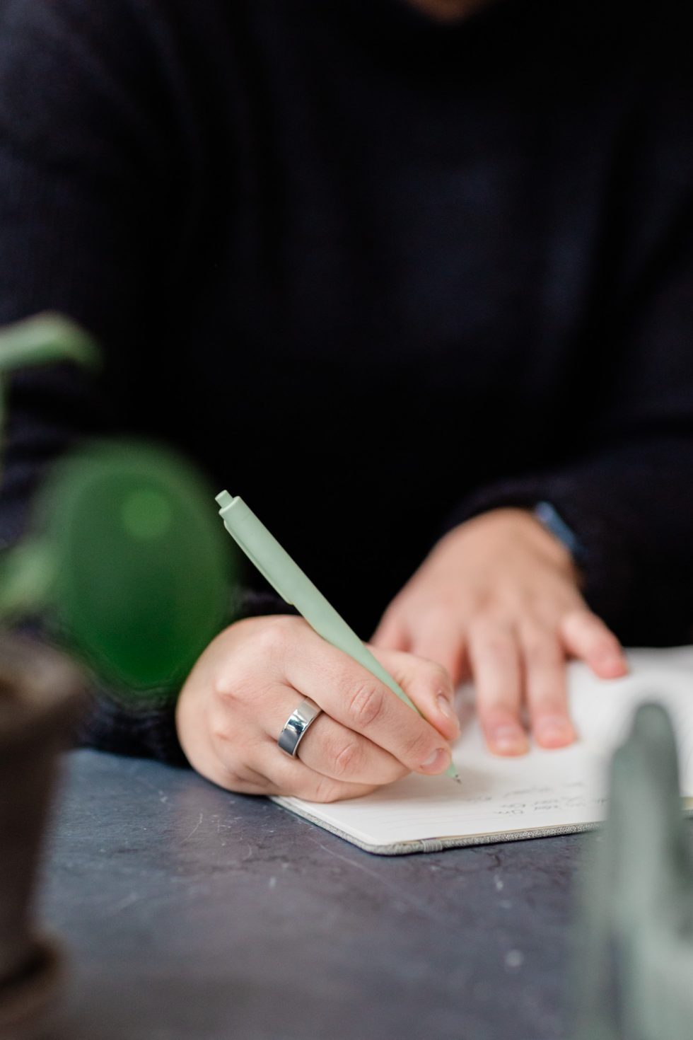 Personal brand photo of VA & Brand Designer Elin Bäck by Janine Laag at Lumeah Photography