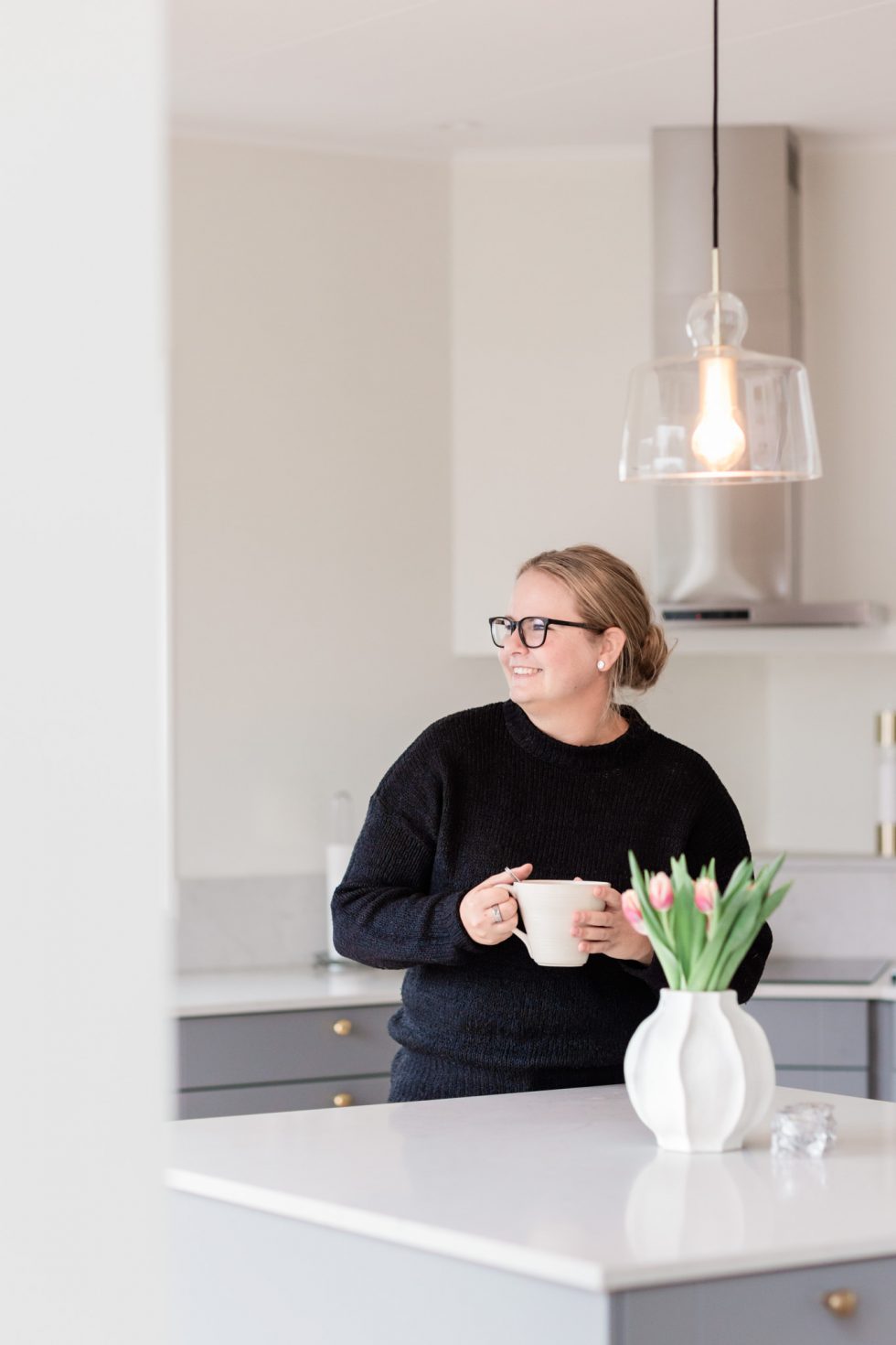Personal brand photo of VA & Brand Designer Elin Bäck by Janine Laag at Lumeah Photography