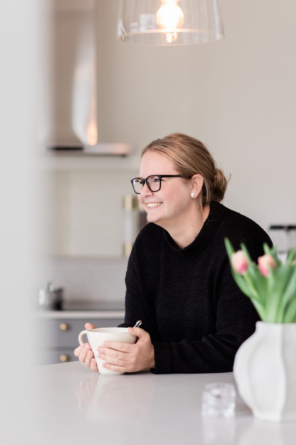 Personal brand photo of VA & Brand Designer Elin Bäck by Janine Laag at Lumeah Photography