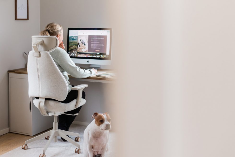 Personal brand photo of VA & Brand Designer Elin Bäck by Janine Laag at Lumeah Photography