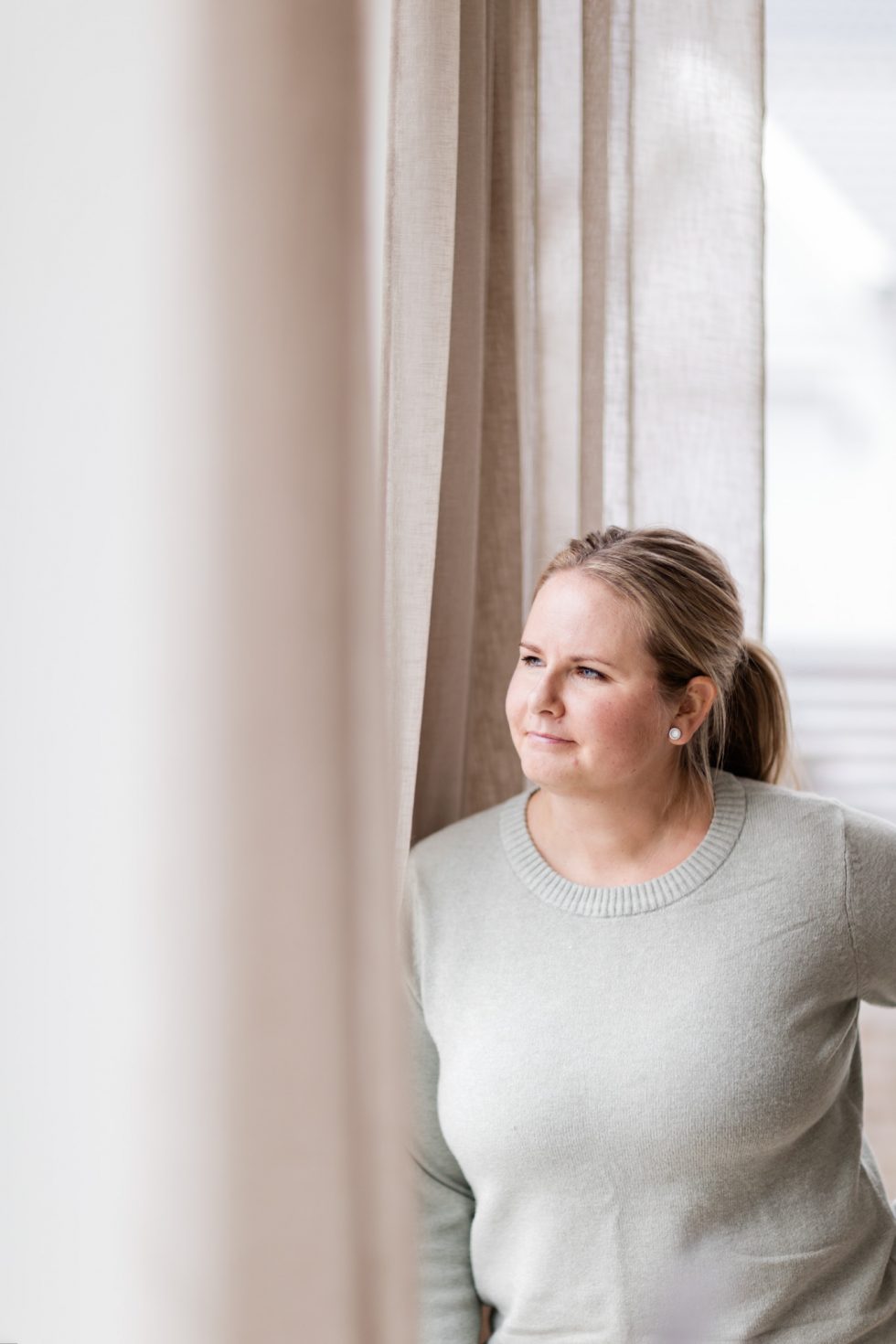 Personal brand photo of VA & Brand Designer Elin Bäck by Janine Laag at Lumeah Photography