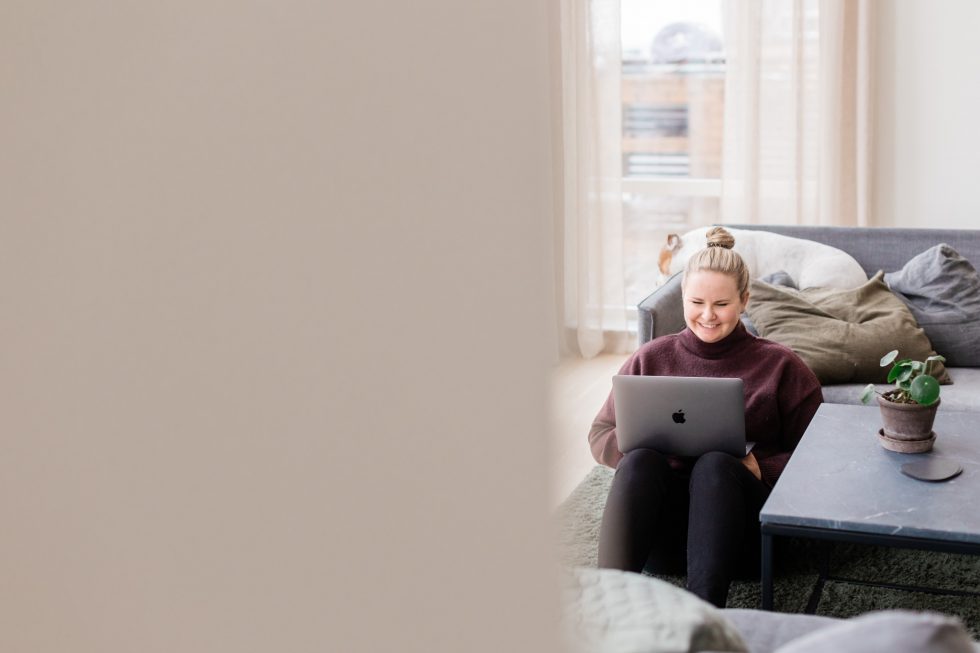 Personal brand photo of VA & Brand Designer Elin Bäck by Janine Laag at Lumeah Photography