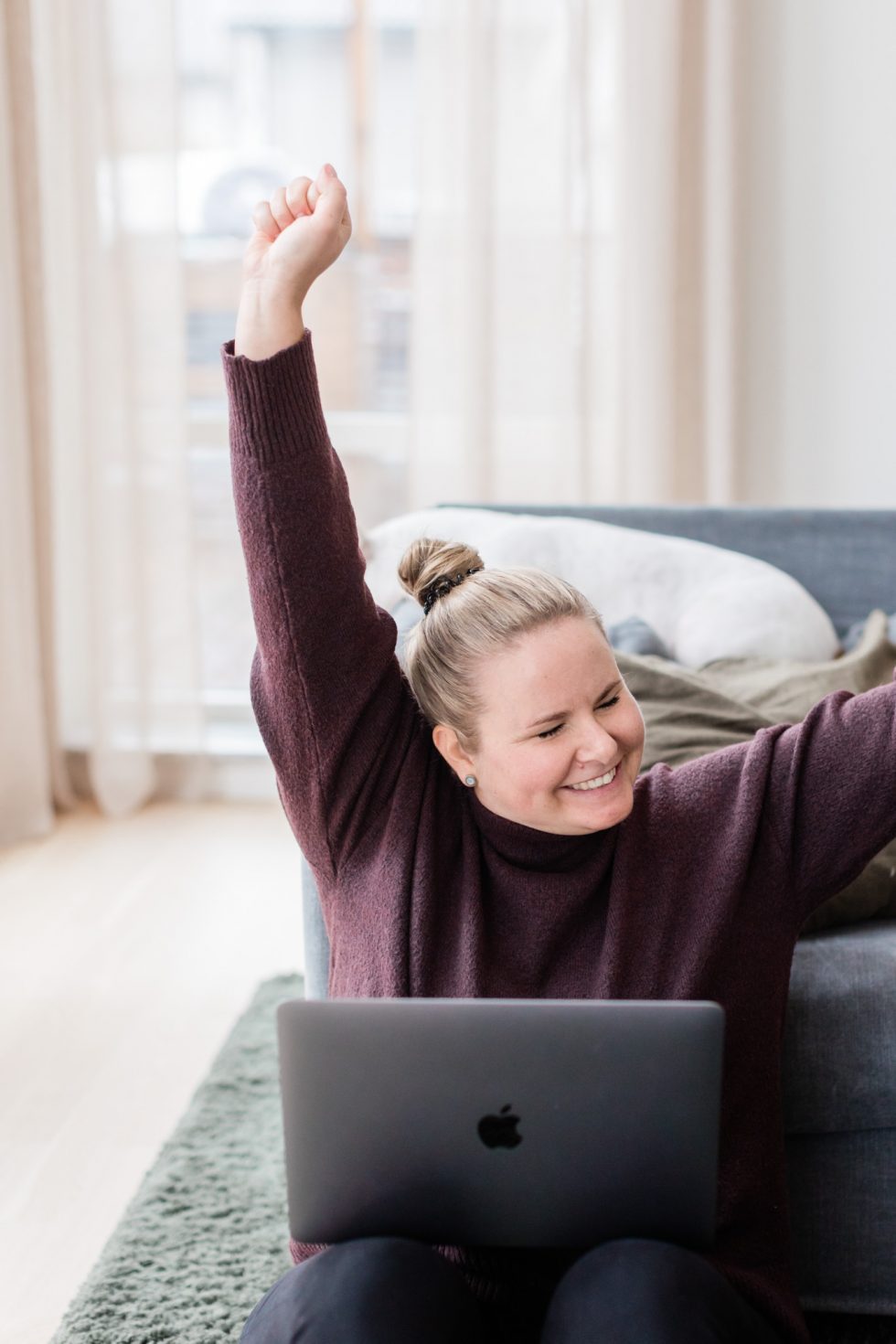 Personal brand photo of VA & Brand Designer Elin Bäck by Janine Laag at Lumeah Photography