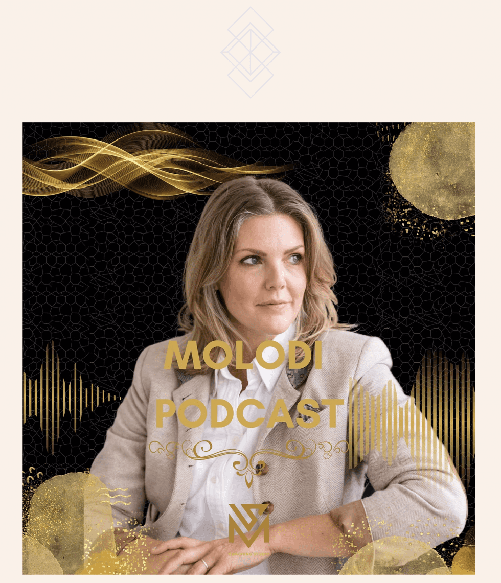 Personal brand photo of VA & Brand Designer Elin Bäck by Janine Laag at Lumeah Photography