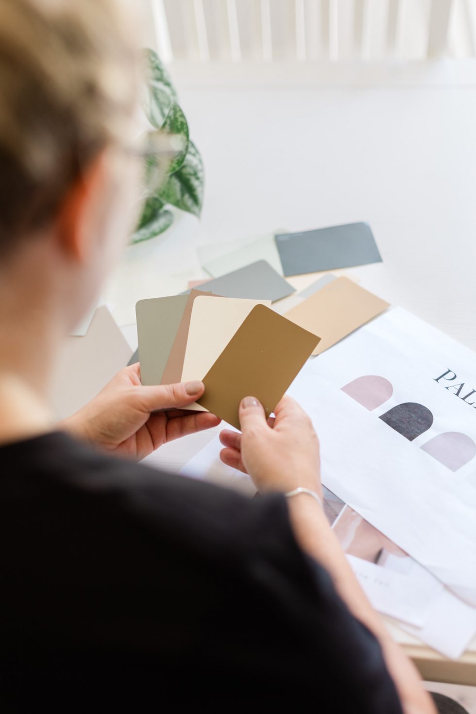 Personal brand photo of VA & Brand Designer Elin Bäck by Janine Laag at Lumeah Photography